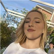 Profesora particular de inglés da clase a personas de todas las edades. También prepara para certificados de inglés hasta el nivel First incluido